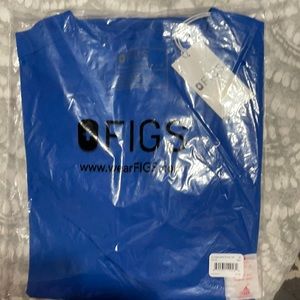 New with tags Figs Casma scrub shirt